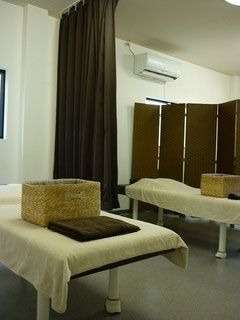 2人で運営 低コストでスタートして固定客を獲得中