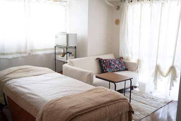 おうちサロン成功の見本！整体の学校は実技だけでいいのでしょうか？